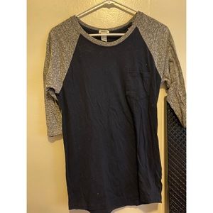 Women’s color block baseball tee